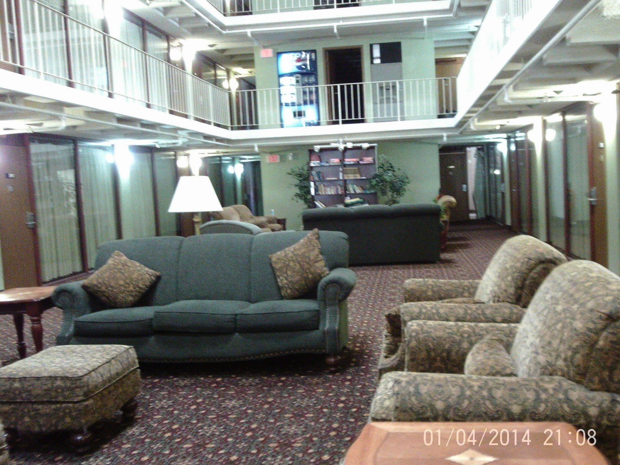 5Th Avenue Inn & Suites Rochester Exterior photo